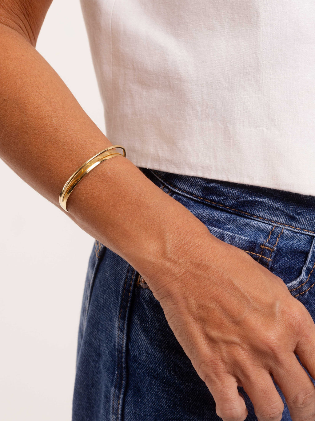 BRACELETE ARCO COM DIAMANTE