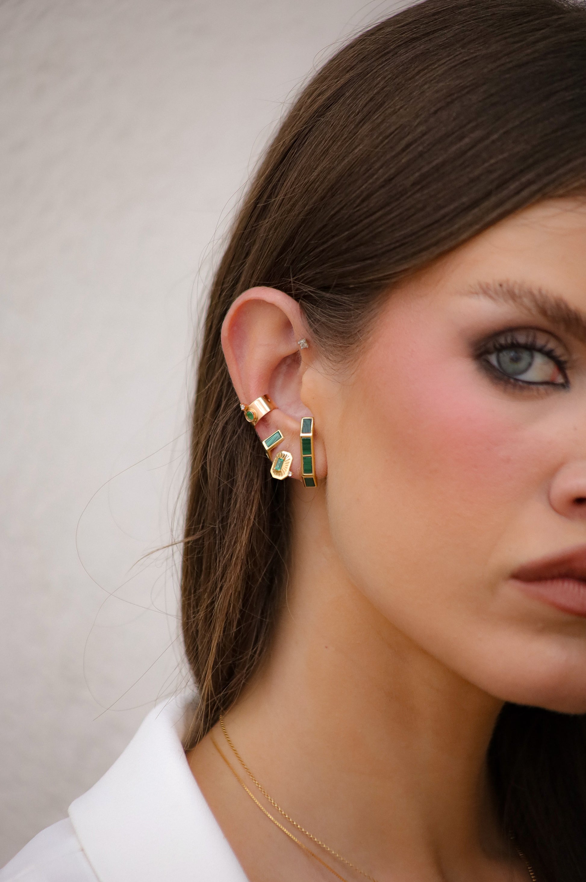 PIERCING COM DIAMANTE E GEMA