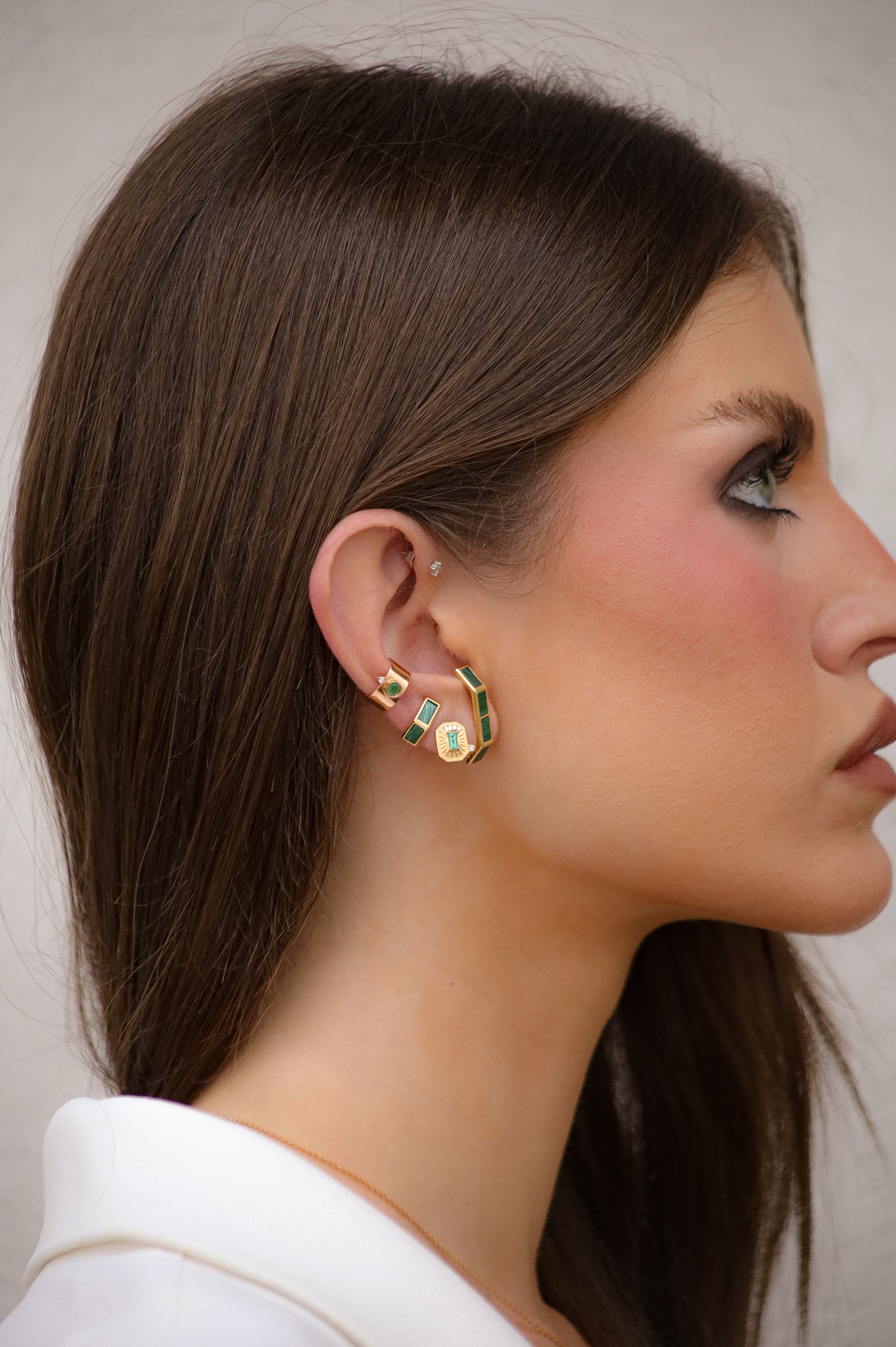 PIERCING COM DIAMANTE E GEMA