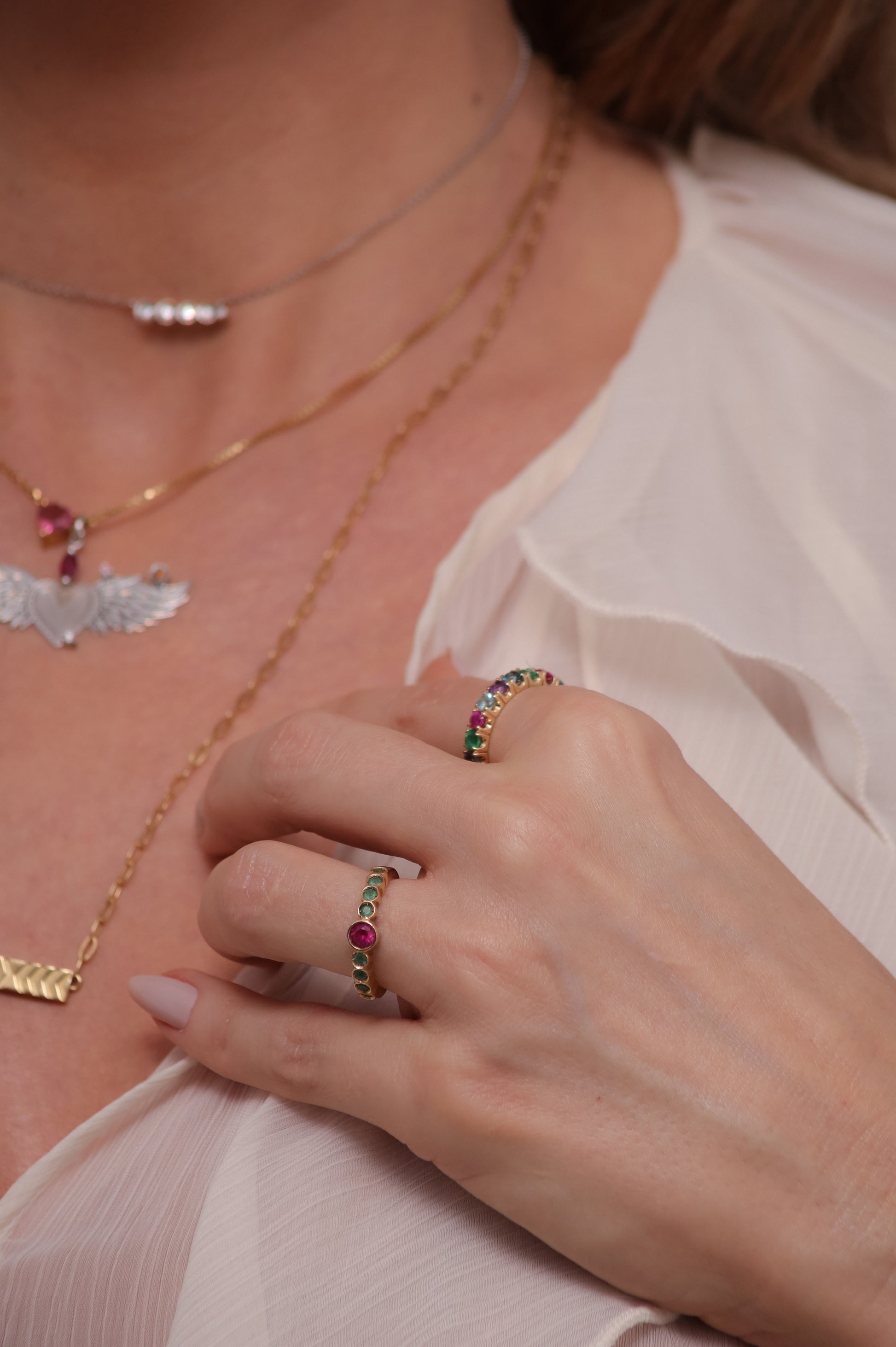 ANEL COM RUBI E ESMERALDA