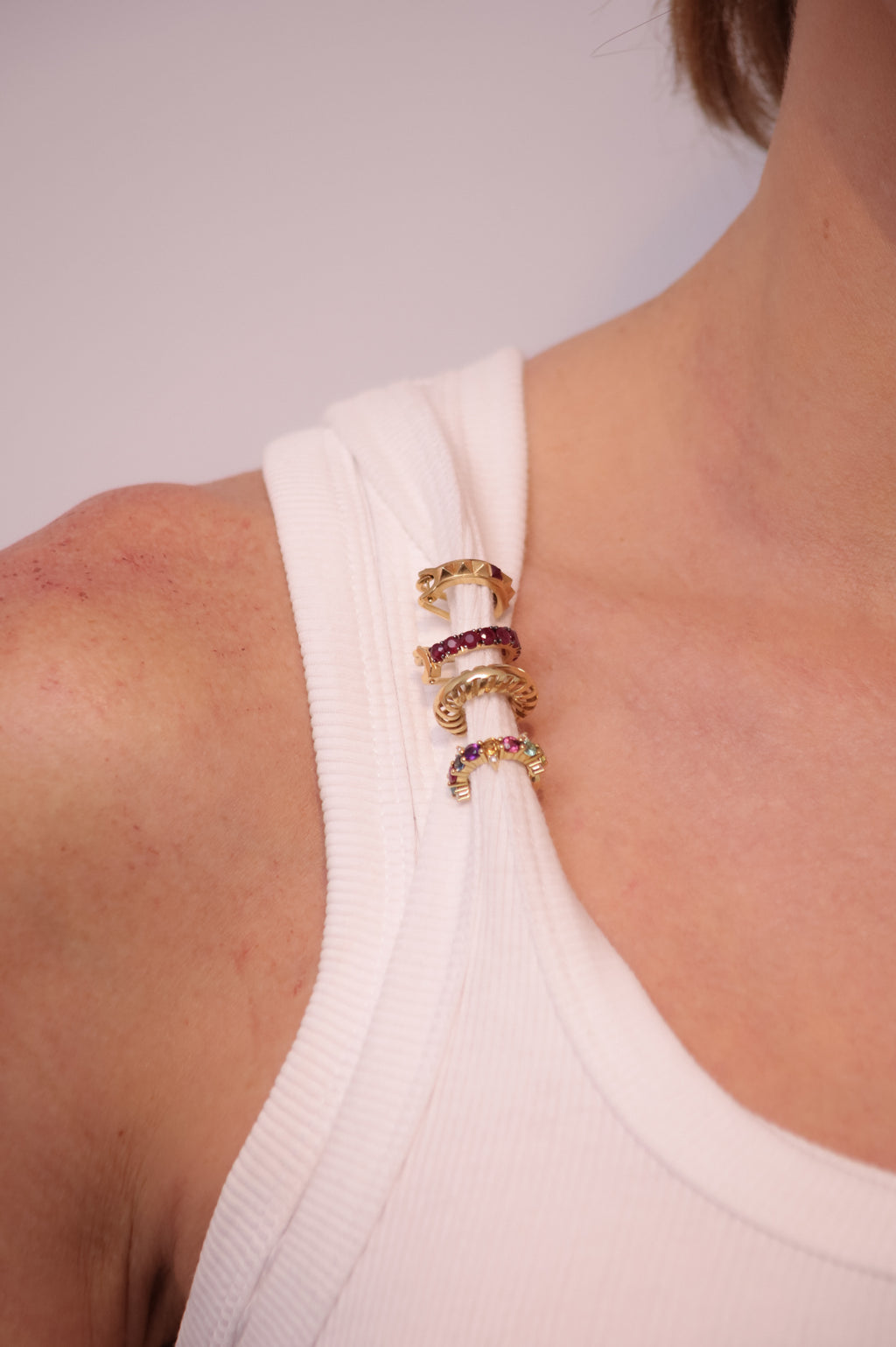 PIERCING GEMAS COLORIDAS COM DIAMANTE