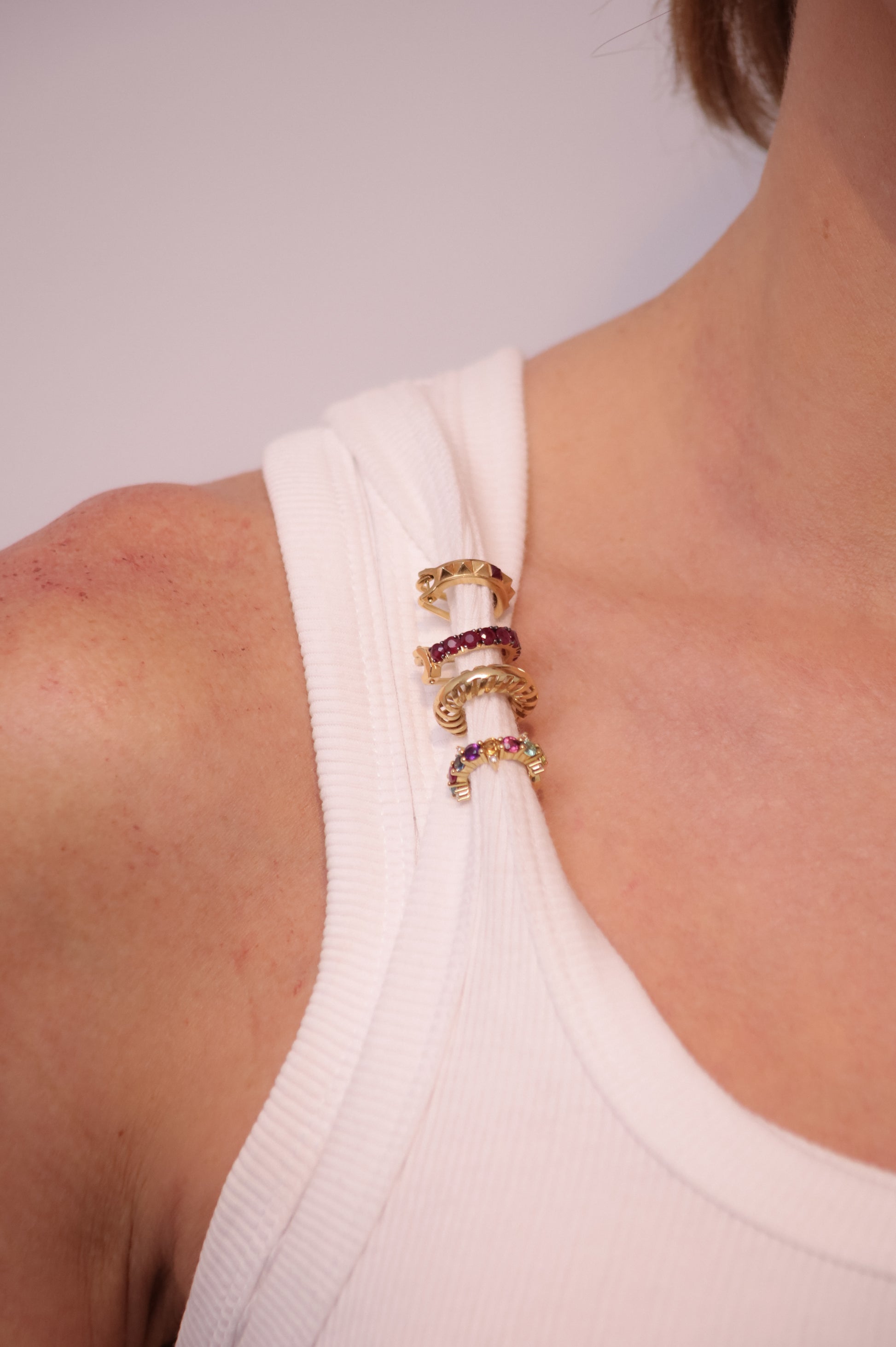 PIERCING GEMAS COLORIDAS COM DIAMANTE