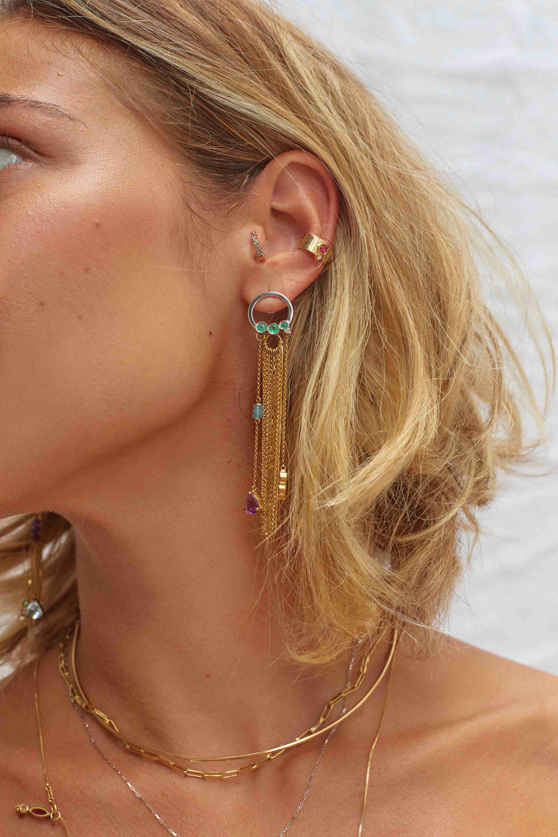 PIERCING COM DIAMANTE E GEMA