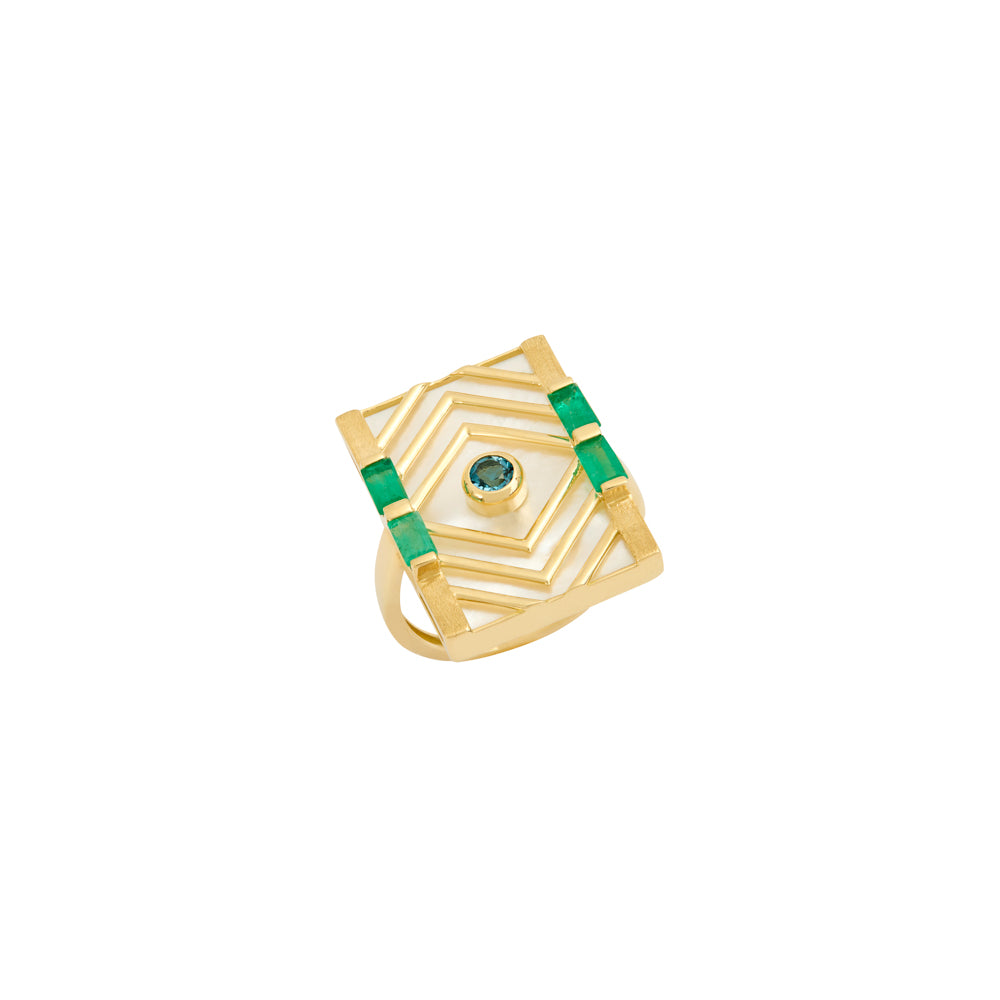 ANEL LINEA MADREPÉROLA COM ESMERALDA