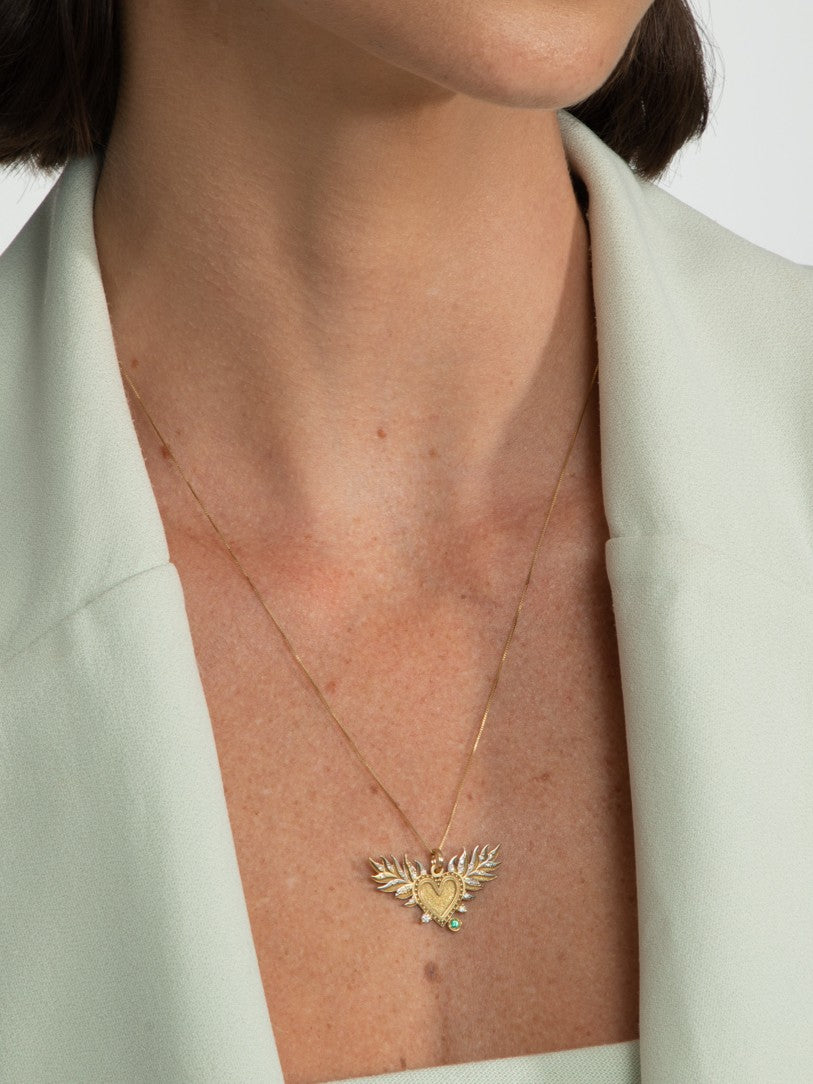 PINGENTE CORAÇÃO ASAS COM DIAMANTE E ESMERALDA