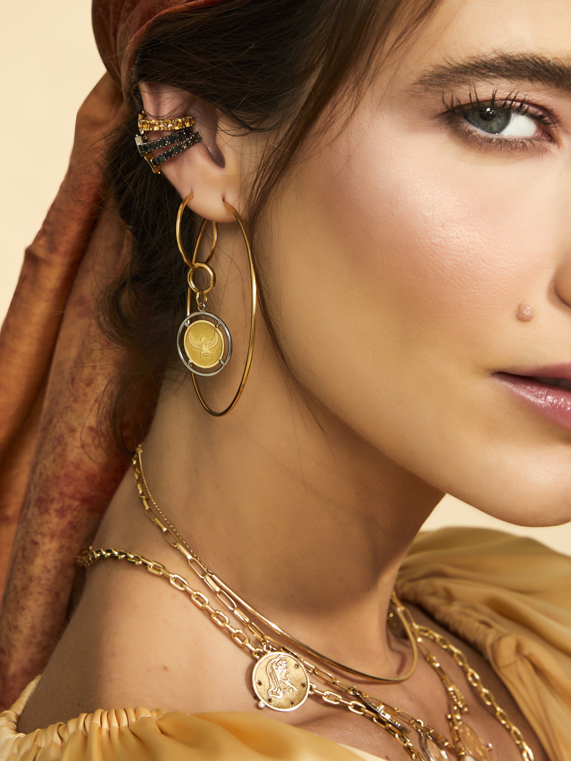 PINGENTE MOEDA DEUSA ISIS