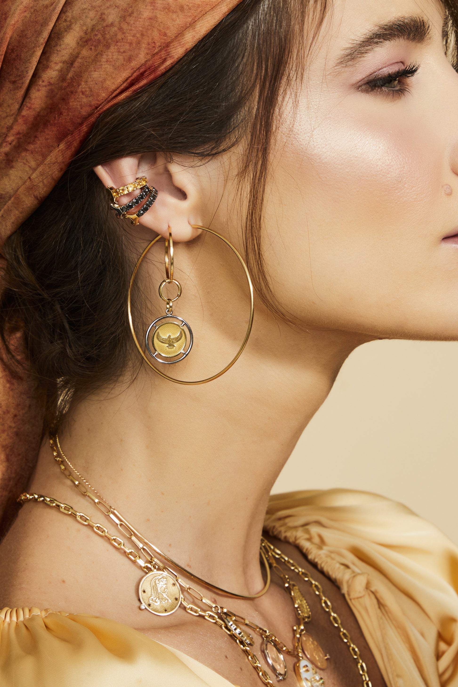 PINGENTE MOEDA DEUSA ISIS