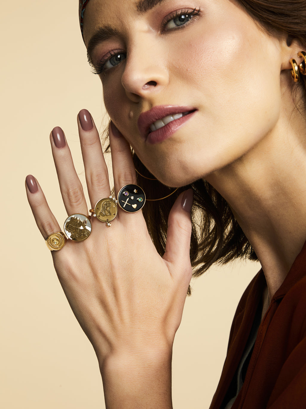 ANEL AFRODITE COM RUBIS