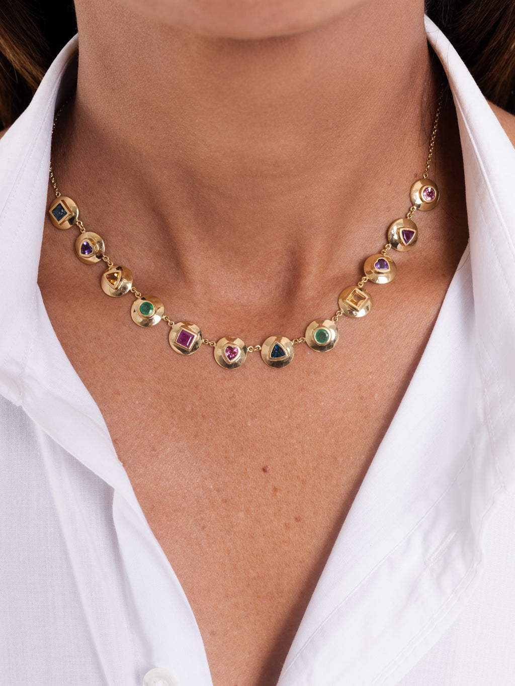 COLAR COM GEMAS COLORIDAS