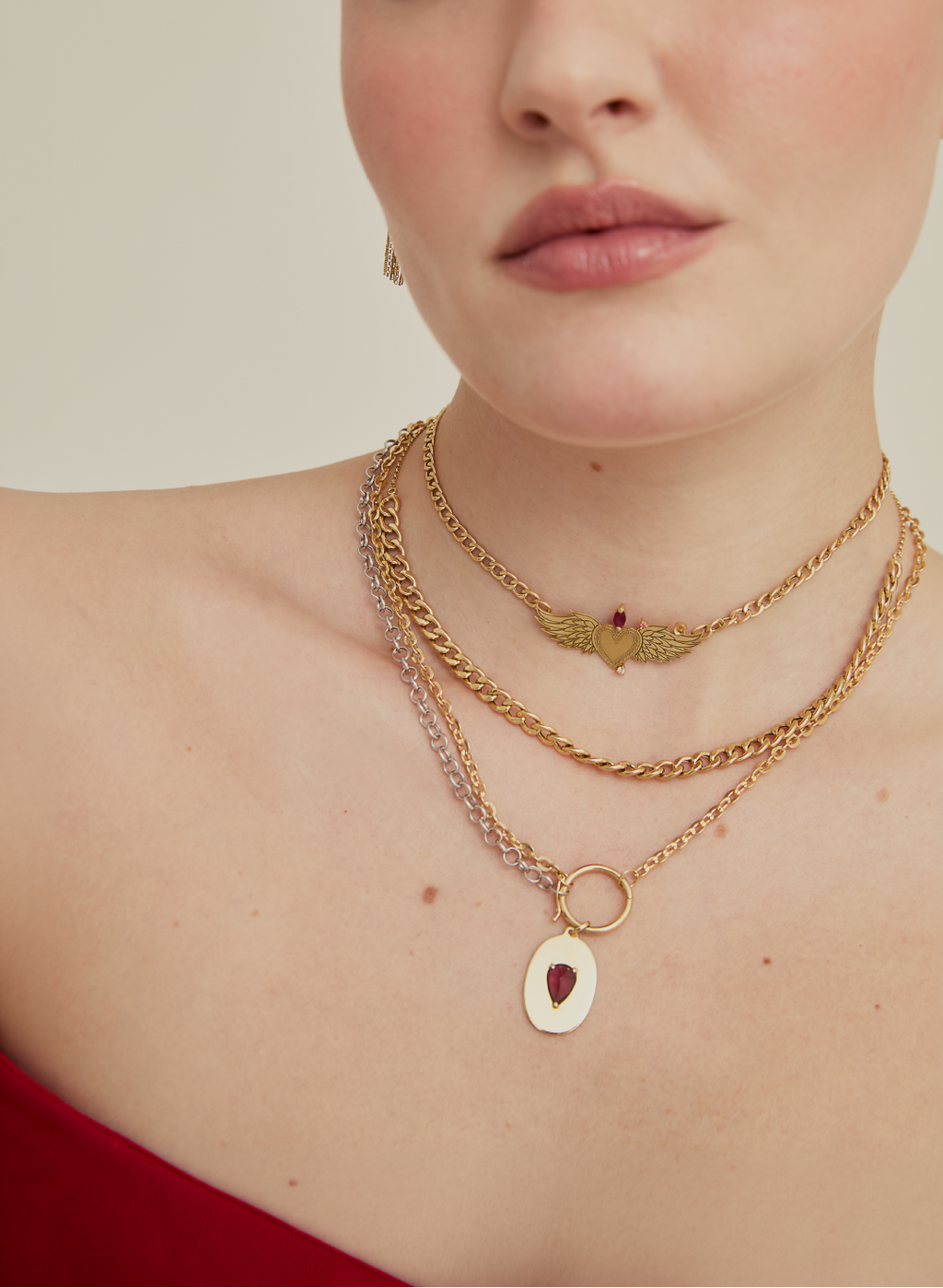 CHOKER GRUMMER COM CORAÇÃO ASAS