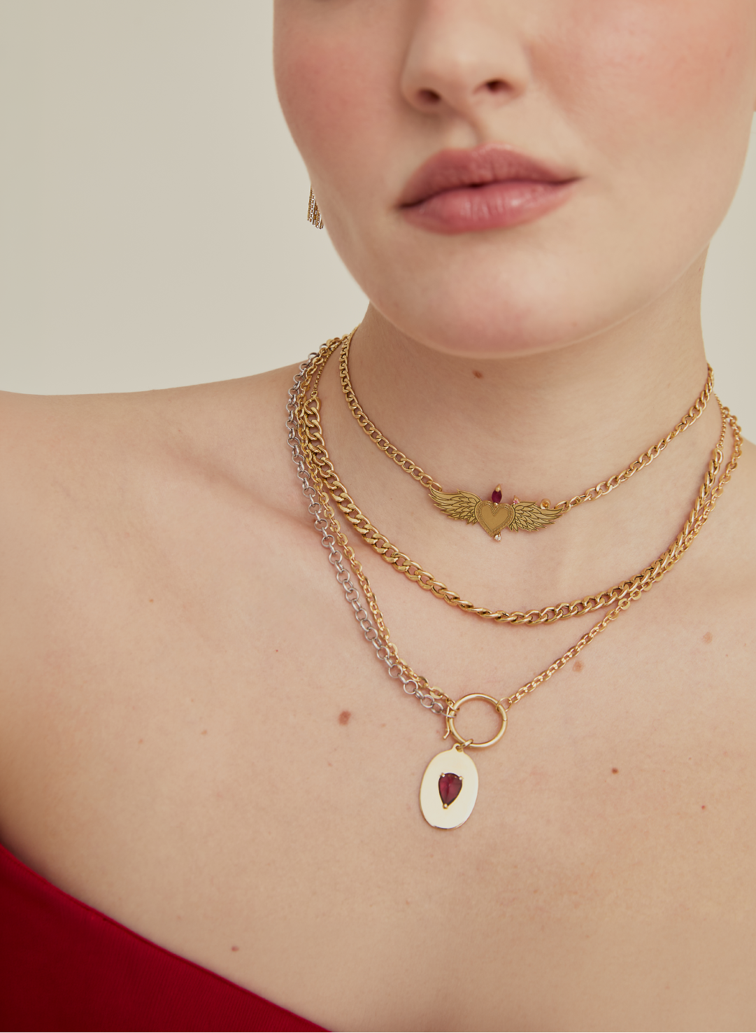 CHOKER GRUMMER COM CORAÇÃO ASAS