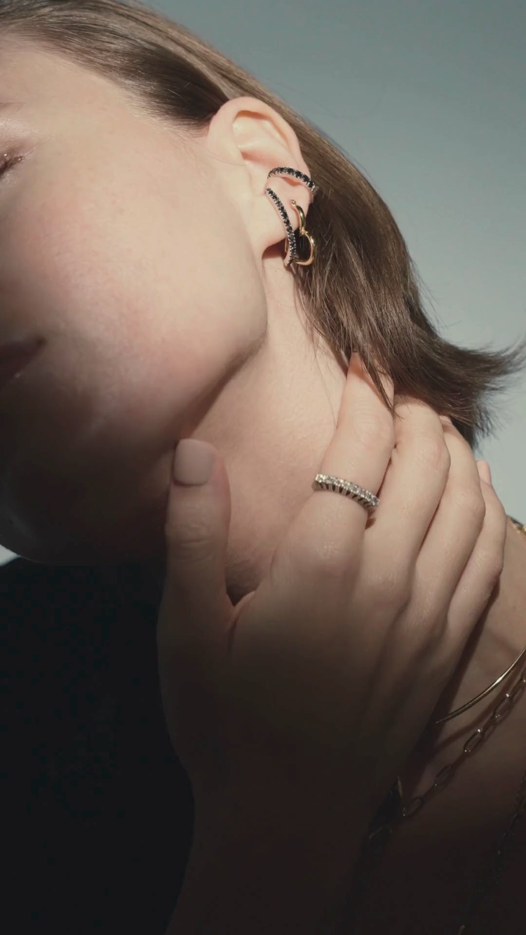 ANEL MEIA ALIANÇA COM DIAMANTES 5PTS